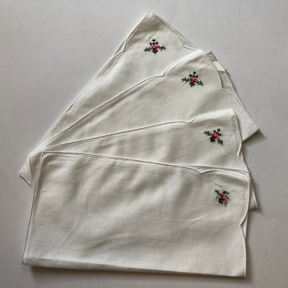 Other - Set of 4 Vintage Cocktail/Dinner Napkins